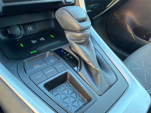 Used 2025 Toyota RAV4 XLE image 30