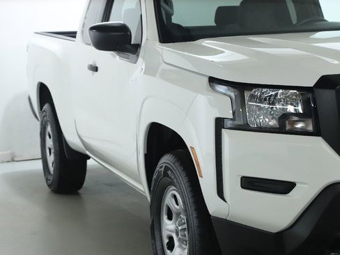 Used 2024 Nissan Frontier S w/ S Utility Package image 9