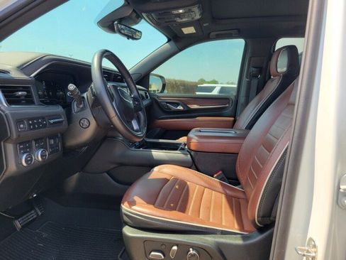 Used 2024 GMC Yukon XL Denali Ultimate AWD/4WD image 23