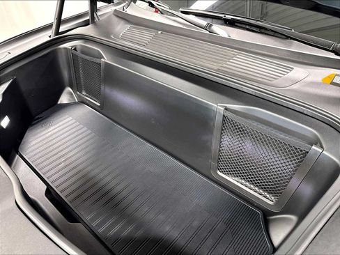 Used 2025 Rivian R1S Premium AWD/4WD image 37
