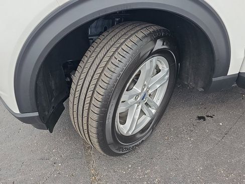 Used 2022 Ford Explorer XLT w/ Equipment Group 202A image 34