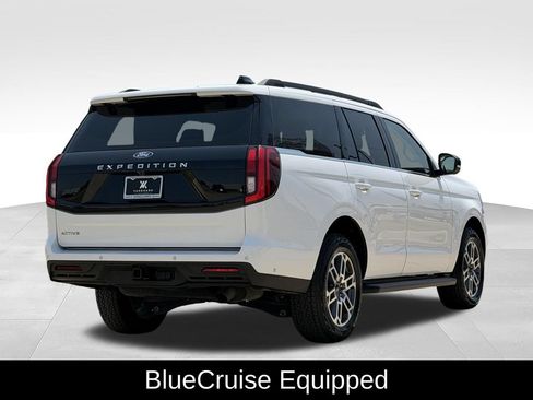 Used 2025 Ford Expedition Active AWD/4WD image 10