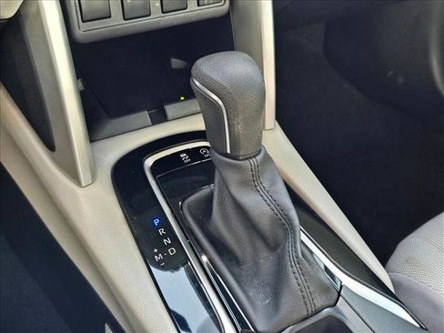 Used 2024 Toyota Corolla Cross LE image 12