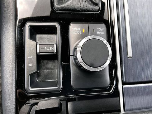 Used 2024 Toyota Tundra Platinum AWD/4WD image 35