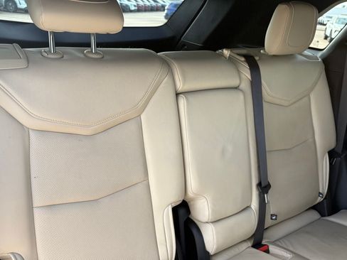 Used 2019 Cadillac XT5 Premium Luxury FWD image 38