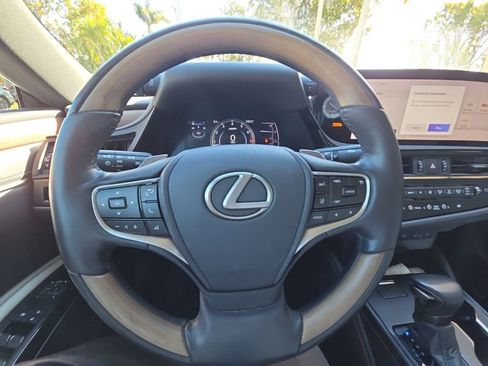 Used 2024 Lexus ES 350 350 Luxury image 17