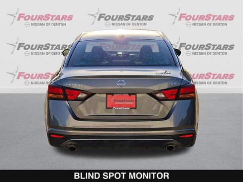 Used 2019 Nissan Altima 2.5 SV image 5