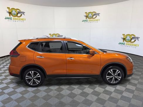 Used 2020 Nissan Rogue SV w/ Sun & Sound Touring Package AWD/4WD image 11