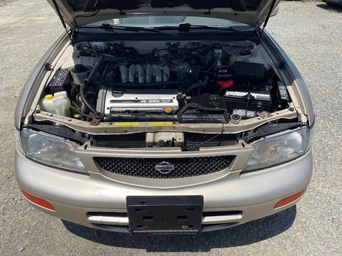 Used 1996 Nissan Maxima SE FWD image 24