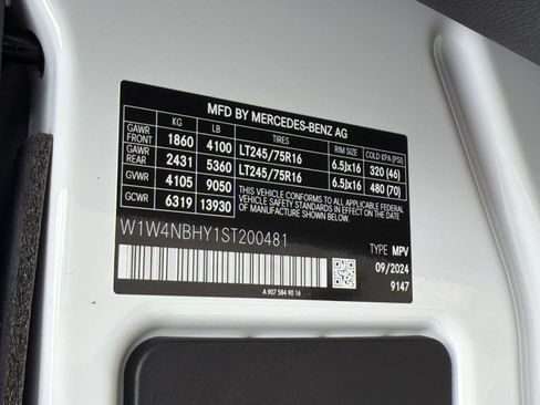 Used 2025 Mercedes-Benz Sprinter 2500 image 24