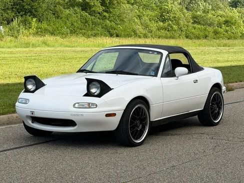 Used 1990 MAZDA MX-5 Miata RWD image 9