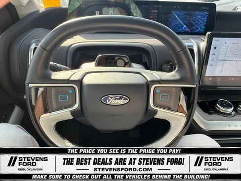 Used 2025 Ford Expedition Platinum w/ Driver's Package AWD/4WD image 28