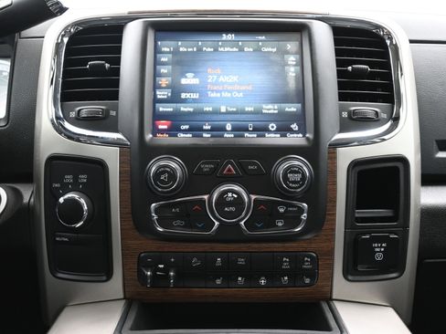 Used 2018 RAM 2500 Laramie w/ Off Road Package AWD/4WD image 17