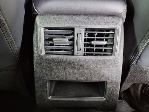 Used 2024 Mitsubishi Outlander SE AWD/4WD image 11