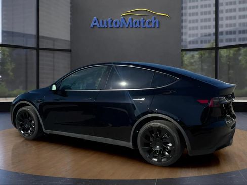 Used 2025 Tesla Model Y Long Range AWD/4WD image 7