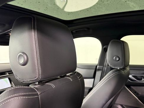 Used 2022 Land Rover Range Rover Velar R-Dynamic S image 23