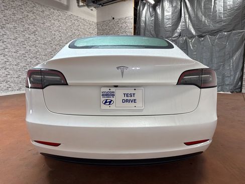 Used 2023 Tesla Model 3 Standard Range image 5