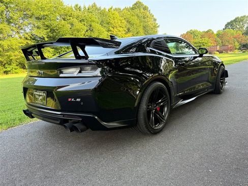 Used 2018 Chevrolet Camaro ZL1 RWD image 32