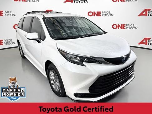 Certified 2025 Toyota Sienna XLE w/ XLE Plus Package AWD/4WD image 1