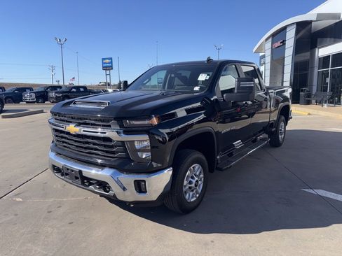 Used 2025 Chevrolet Silverado 2500 LT w/ Convenience Package image 7