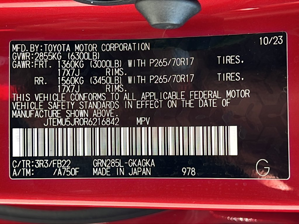 Used 2024 Toyota 4Runner SR5 AWD/4WD image 24