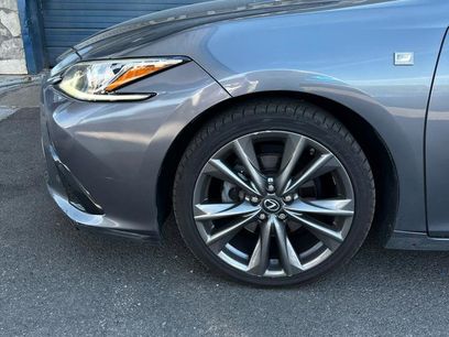 Used 2019 Lexus ES 350 F Sport w/ Accessory Package 2