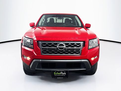 Used 2022 Nissan Frontier SV image 2