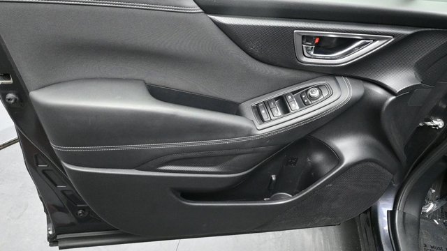 Used 2019 Subaru Forester Premium AWD/4WD image 17
