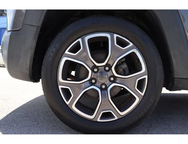 Used 2017 Jeep Renegade Limited FWD image 23
