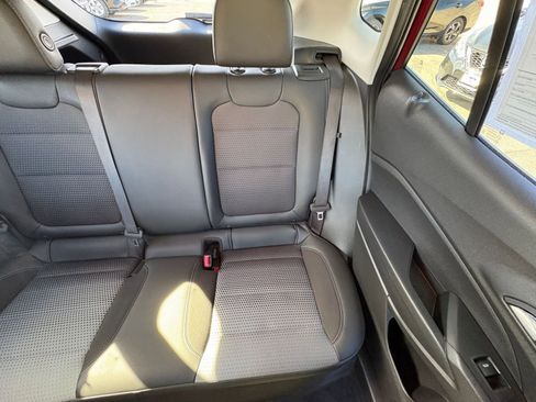 Used 2025 Chevrolet Trax LT image 36