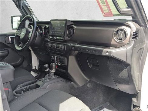 Used 2020 Jeep Wrangler Sport AWD/4WD image 19