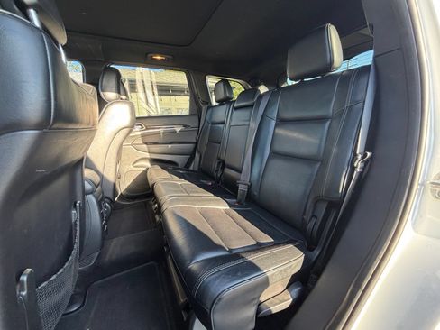 Used 2014 Jeep Grand Cherokee Overland AWD/4WD image 15