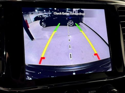 Used 2020 Jeep Grand Cherokee Laredo image 5