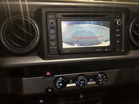 Used 2017 Toyota Tacoma SR5 image 10