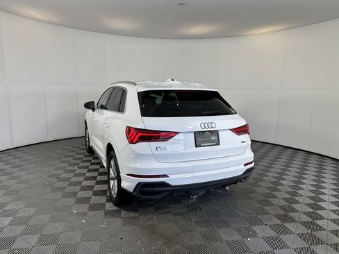 Certified 2025 Audi Q3 2.0T Premium image 8