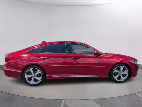 Used 2018 Honda Accord Touring image 8