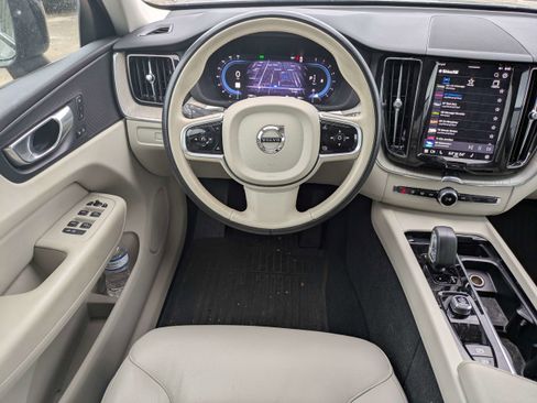 Used 2024 Volvo XC60 B5 Plus w/ Protection Package Premier AWD/4WD image 17