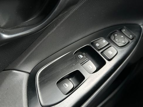 Used 2022 Hyundai Veloster N image 33