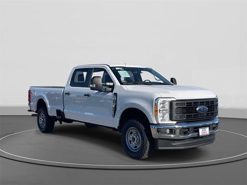 Used 2023 Ford F350 XL w/ FX4 Off-Road Package image 4