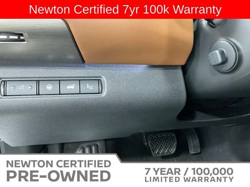 Used 2025 Nissan Pathfinder Platinum FWD image 40