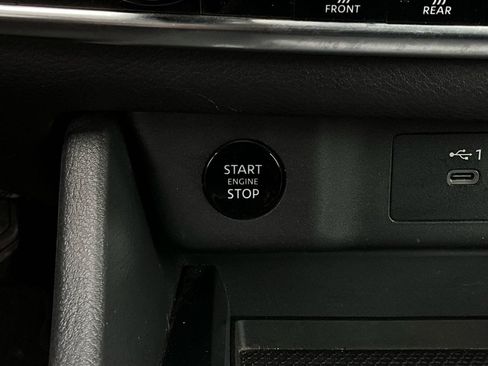 Used 2025 Nissan Rogue SV image 25