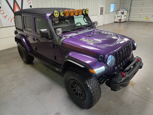 Used 2023 Jeep Wrangler Unlimited Rubicon w/ Xtreme 35 Tire Package AWD/4WD image 11