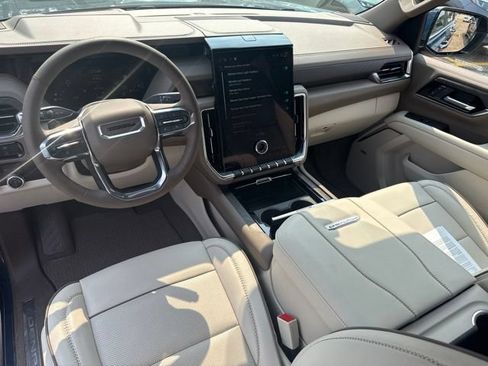 Used 2026 GMC Yukon Denali AWD/4WD image 23