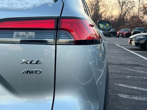 Used 2026 Toyota Corolla Cross XLE w/ Convenience Package image 15