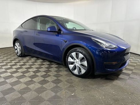 Used 2021 Tesla Model Y Long Range AWD/4WD image 2