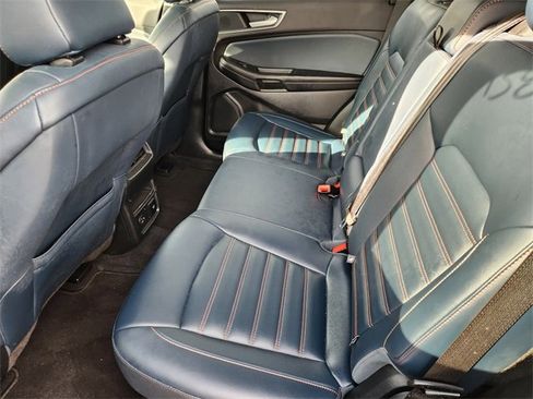 Used 2022 Ford Edge SEL w/ Sport Appearance Package image 9