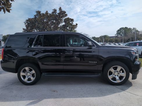 Used 2017 Chevrolet Tahoe LT image 11
