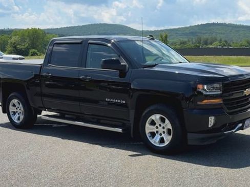 Used 2018 Chevrolet Silverado 1500 LT w/ All Star Edition AWD/4WD image 2