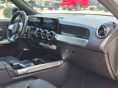 Used 2020 Mercedes-Benz GLB 250 4MATIC image 25