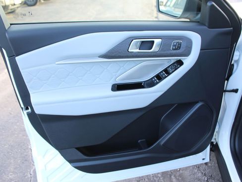 New 2026 Ford Explorer Platinum image 22